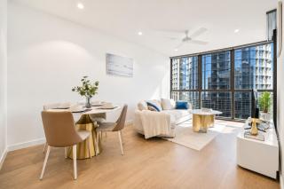 Lv 20 Private Luxury Apartment on Queens Wharf Residence - 4