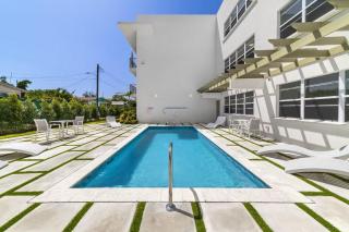 Coral Beach 101 2BR 2BR West Coast Condo, Pool, Rooftop, Beaches - 4