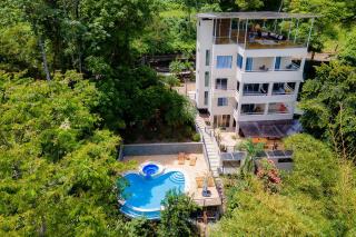 Villa Caimito 7BR Jungle Home w Pool - 1