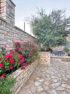Adem Hillcrest Apartments - 5