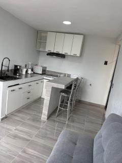 Depto Centrico con vista y cocina equipada - 8
