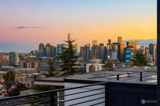 Rooftop terrace & mountain views on Queen Anne - 7