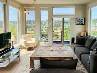 Sunset views with private terrace on Queen Anne - 0