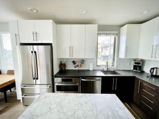 Sunset views with private terrace on Queen Anne - 3