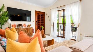 Rosa Hermosa | 2BR Pool View Condo - 9
