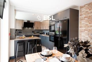 2QRD Central 5 Bed Townhouse LEISUREBUSINESS - 5