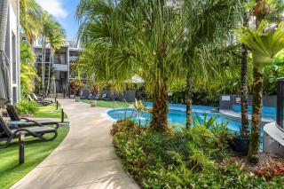 Elevated Noosa Escape - Heated Pool Spa & Walk to River - 9