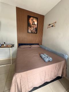 Flat com sacada e churras ,Check-in fácil ,Wi-Fi - 7