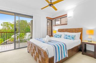 Bluewater Duo - Lagoon Views & Pool by Trinity Beach - 9