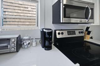 2BR Near Airport public transit to downtown - 3