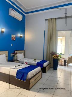 Royal Hostgram and Suites - 3