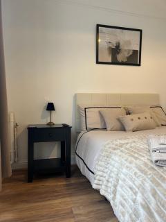 Newly Refurbished House - 9
