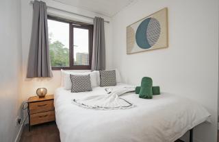 BrightCentral Apartment With Parking - 9