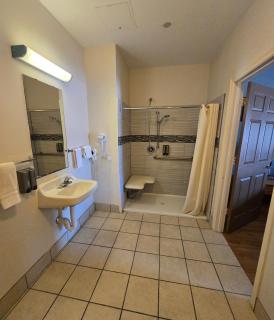 Whitesboro Inn & Suites - 8