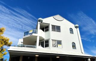 Beachview Apartment 1 - Bring your own linen - 9