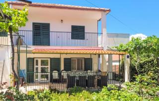 4 Bedroom Cozy Home In Slatine - 9