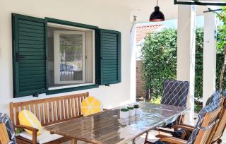 4 Bedroom Cozy Home In Slatine - 2