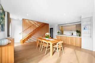 Elegant 3 Floor Balwyn Retreat with Lift & Parking - 5