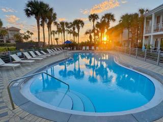 Margarita Villa A - Waterfront villa, steps to beach, heated pool, beach gear - 8