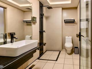 Astor Designer Hotel, Cenxi Adjacent to Cenxi People's Hospital, Small Square and Cenxi Bus Terminal, Cencheng Town, Cenxi City, Wuzhou, Guangxi, China - 5