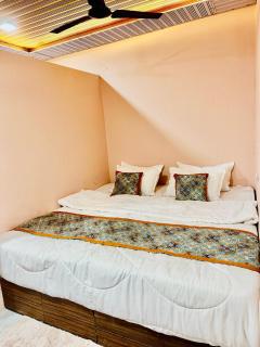 Avigat Kabir hotel sanwer - 3