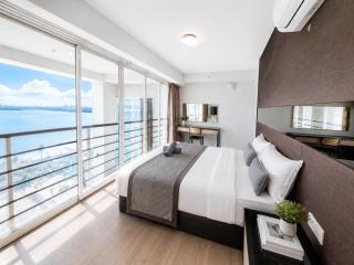 Full Seaview 2BR Duplex Loft Maritime Suites George Town 0705 - 5