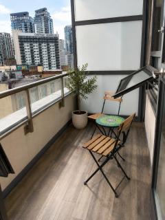 Downtown Vancouver I Free Parking & free bikes I Sleeps 4 - 4