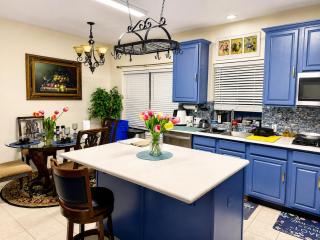 Newly renovated 3 Bedroom house near premium outlets , restaurant's in Allen - 2