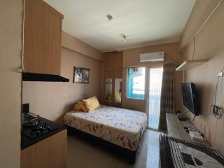 Apartemen Green Pramuka City by Erna - 1