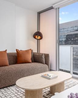 LaneStay - CBD 2BR Living Near Melbourne Central - 5