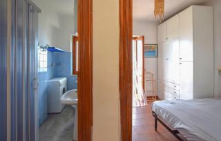 1 Bedroom Cozy Apartment In Sparvasile - 3