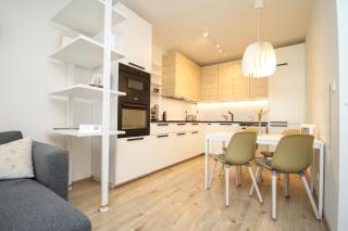 Cozy & Bright 2-Bedroom Apt in Trenčín with Free Parking - 2