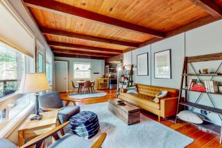 Wooded-View Decks: Family Cabin Retreat in Deming - 6