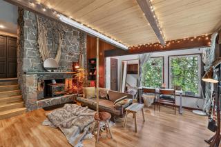 Woodland home near the Gorge - Private deck home - 1