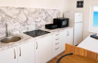 Stunning Apartment In Smokvica - 6
