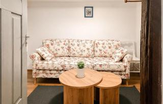 3 Bedroom Cozy Home In Otes - 8