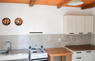 3 Bedroom Cozy Home In Otes - 6