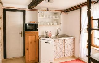 3 Bedroom Cozy Home In Otes - 5