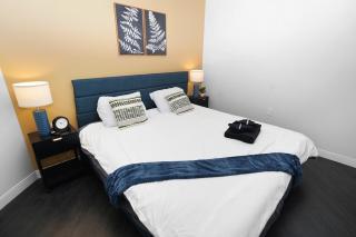 2BR Stylish Westown 5 minutes to Deer District - 8