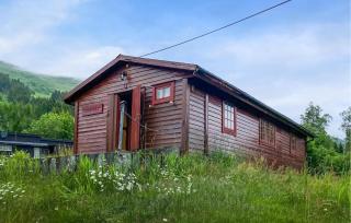 4 Bedroom Lovely Home In Nordfjordeid - 0