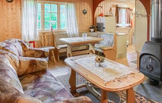 4 Bedroom Lovely Home In Nordfjordeid - 8