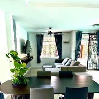 Warisa Happy Pool Villa Near Pattaya Beach - 7