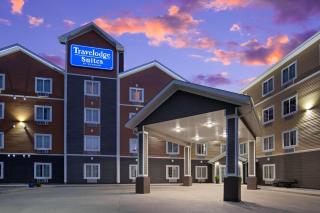Travelodge Suites by Wyndham Estevan - 9