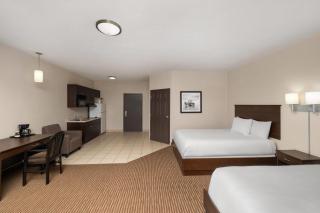 Travelodge Suites by Wyndham Estevan - 1