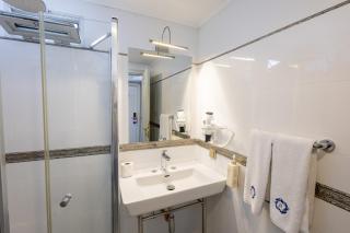 Reo Hotel - 9