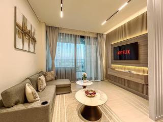 Skyline Indulgence – Jacuzzi Balcony in Business Bay 1102 - 6