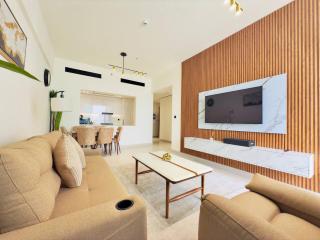 Elegant and Spacious - 1002 - 0
