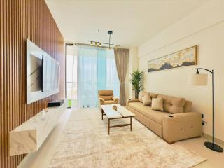 Elegant and Spacious - 1002 - 2