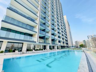 Modern Canal - Studio near Burj Khalifa-Gym w/Pool 614 - 5