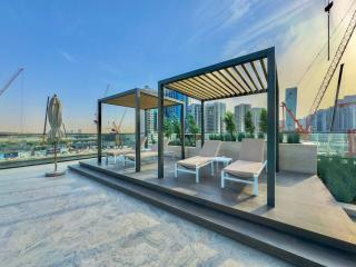 Burj and Canal Dreamscape – Jacuzzi Stay at Trillionaire 1212 - 2